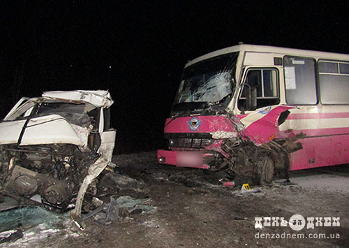 На Хмельниччині в аварію потрапив рейсовий автобус. Двоє загиблих (Оновлено)