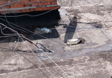 Неповнолітня шепетівчанка впала з даху багатоповерхівки