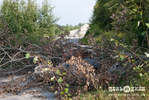 Селяни Шепетівщини потерпають від смороду