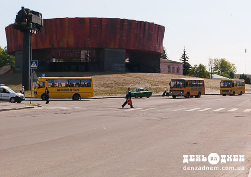 У Шепетівському районі школярів возитимуть два нових автобуси
