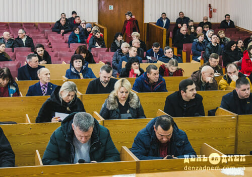 Коли шепетівським депутатам «припекло» — то дві сесії в один день провели!