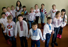 День Соборності на Шепетівщині: флешмоби, пісні, «живі ланцюги»