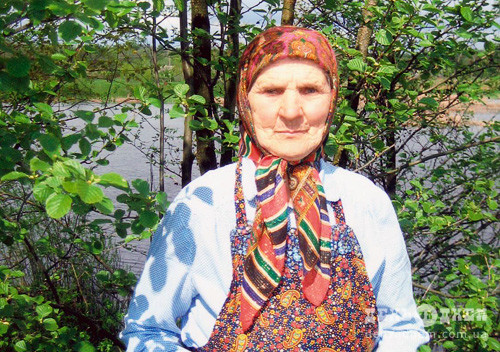 У свої 90-років Тамара Семенюк ще тримає корову й пише вірші