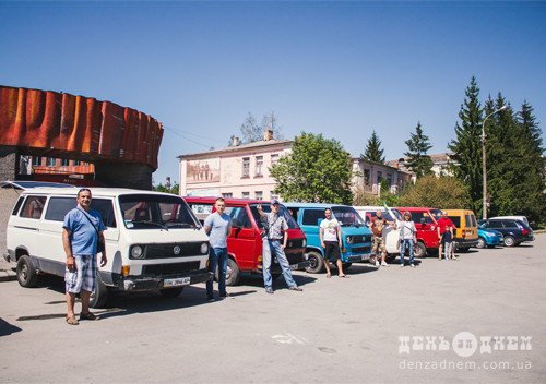У Шепетівці власники «народних автомобілів» з’їхалися на каву