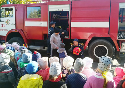 Дошкільнят рятувальники навчали правилам безпеки