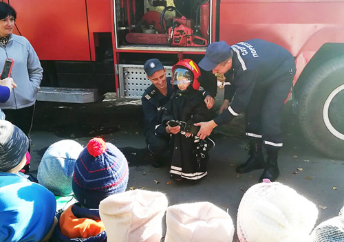 Дошкільнят рятувальники навчали правилам безпеки