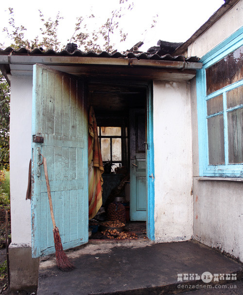 На Шепетівщині вбили літню жінку та підпалили будівлю