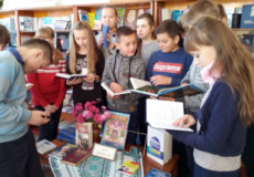 Шепетівські школярі відсвяткували День української писемності та мови