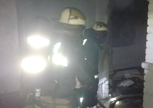 У Шепетівці під час пожежі врятували літнього чоловіка