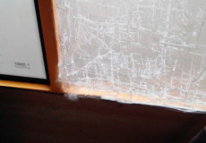 Целофанова плівка — замість віконного скла: реалії в шепетівських маршрутках