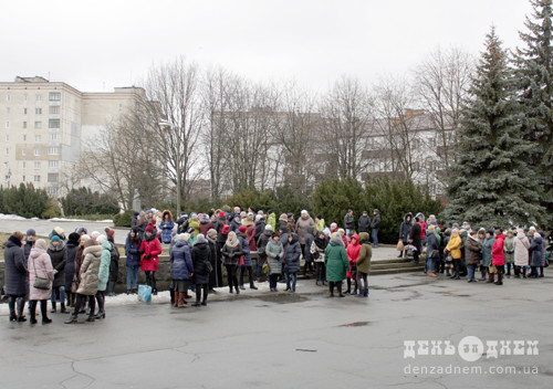 Півтори сотні швачок вийшли на мітинг у Шепетівці