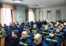 Шепетівські рятувальники вчили правилам пожежної безпеки на виборчих дільницях