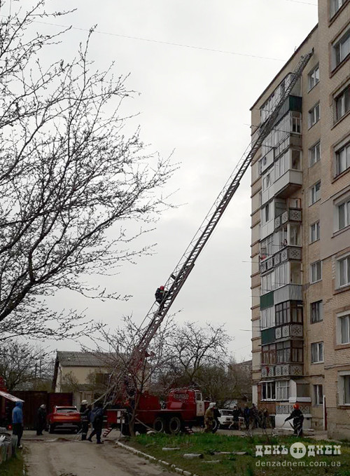 У Шепетівці на горищі 9-поверхівки сталася пожежа