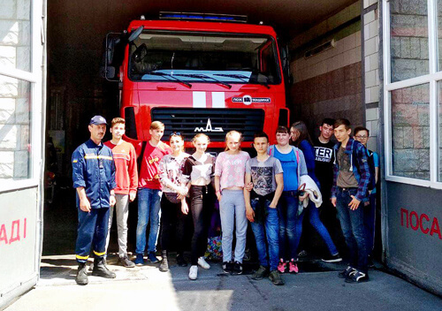 Учні шепетівської школи-інтернату побували на екскурії у рятувальників