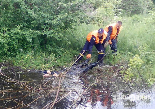 На Шепетівщині рятувальники «виловили» труп 45-річного чоловіка