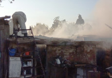 На Шепетівщині рятувальники ліквідували пожежу в господарчій споруді