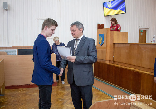 Грошові премії отримали найрозумніші та найталановитіші учні Шепетівки