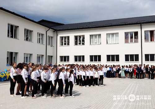 У Судилківській школі під час лінійки учні презентували родзинки-досягнення