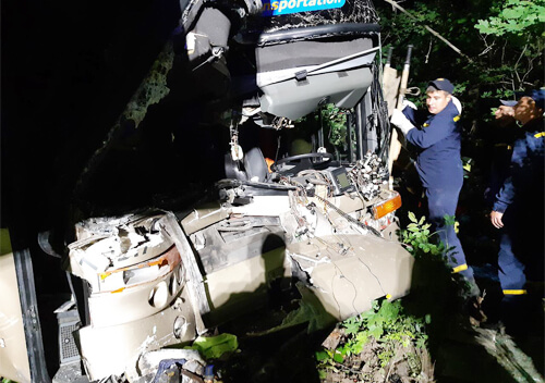 Упродовж доби рятувальники Хмельнич&shy;чини двічі витягали транспорт з кювету
