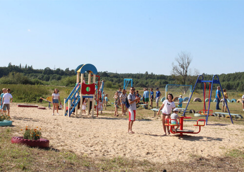 За кошти громадського бюджету в Славуті відкрили дитячий майданчик