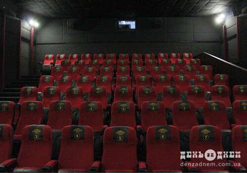 У Славуті анонсували перші кіносеанси у малій глядацькій залі
