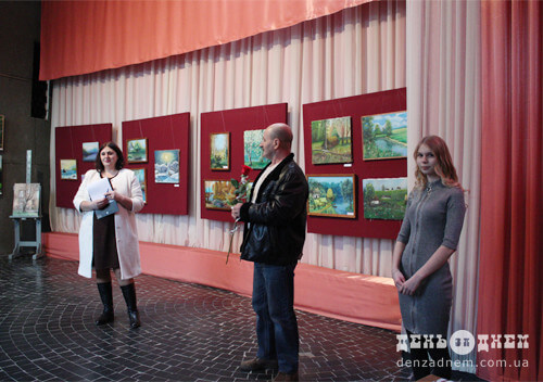 Юна ілюстраторка дитячих книжок презентувала виставку в Шепетівці