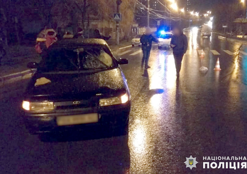 У Шепетівці під колеси автомобілів потрапили 12-річна дівчинка та 20-річна жінка