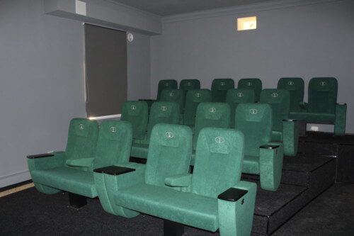 У Славуті кінотеатр відремонтували, але кіна поки нема
