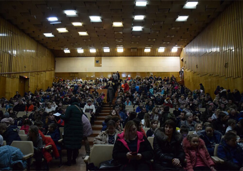 700 шепетівських дітей отримали солодкі подарунки від міської ради