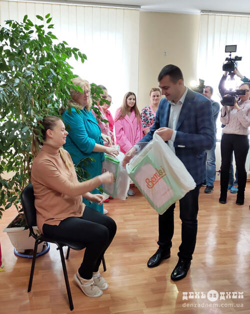 Міський голова Хмельницького привітав новонароджених