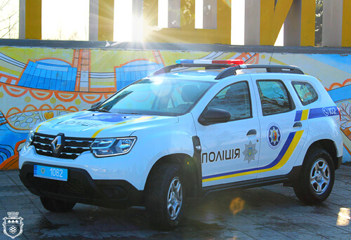 Нетішинські поліцейські отримали 3 автівки, які ще пройшли дезінфекцію