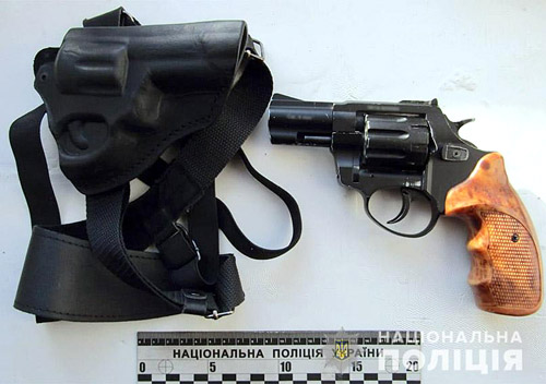 У Шепетівці винесли вирок «гангстеру», що напав із револьвером на оператора АЗС