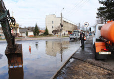 Славутські вулиці через прорив водогону затопило
