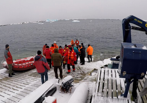 Шепетівчанин у складі 25-ї антарктичної експедиції дістався станції «Академік Вернадський»