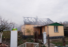 У Полонному пожежа знищила дах житлового будинку