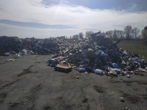 Львівське сміття напередодні Великодня підкинули Славутчині