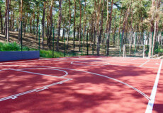 У Нетішині облаштовують спортмайданчик, який вартує понад мільйон гривень