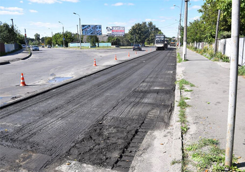У Шепетівці розпочали ремонт дороги біля світлофору на вулиці Українській