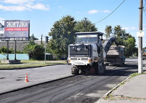 У Шепетівці розпочали ремонт дороги біля світлофору на вулиці Українській