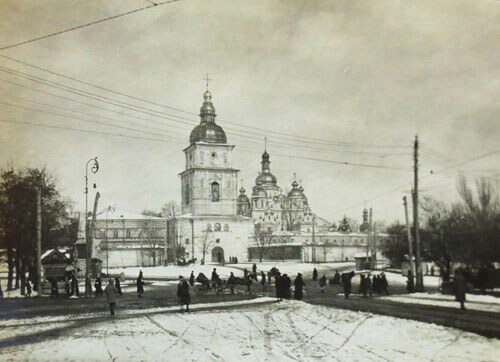 У 1937 році на свято Маковія совєтська влада вчинила ганебний злочин