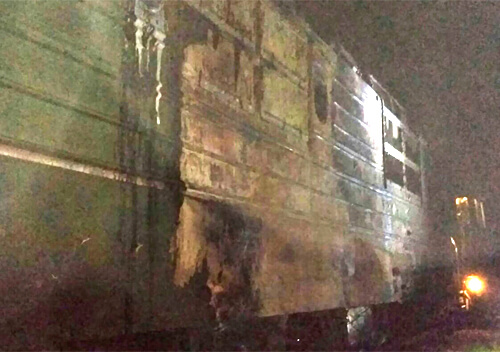Вночі на Шепетівщині загорівся локомотив, що перевозив 61 вагон щебеню