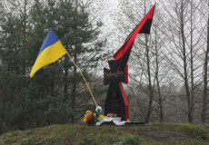Неподалік Славути на місці бою УПА та НКВДистів встановили червоно-чорний хрест