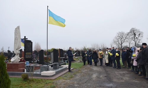 У Шепетівці вшанували пам'ять Героїв Небесної Сотні та загиблих на Сході України земляків