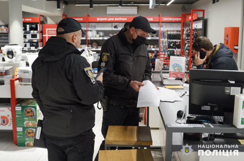 Поліцейські Хмельниччини склали 78 адмінпротоколів на порушників «карантину вихідного дня»