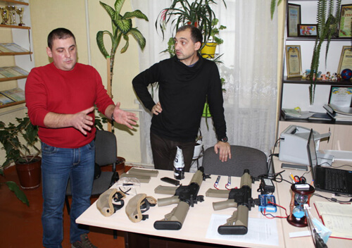 У Славуті придбали зброю для страйкбольної гри