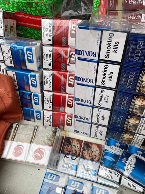 На Хмельниччині торгували контрафактними цигарками