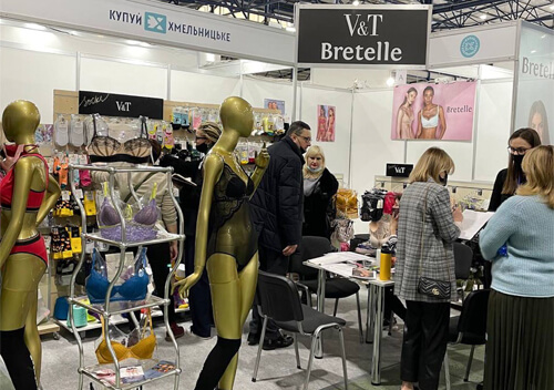 Виробники одягу з Хмельниччини беруть участь у Міжнародному фестивалі моди Kyiv Fashion 2021