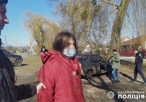 У Шепетівському районі 23-річна жінка вкрала авто та в’їхала на ньому в дерево
