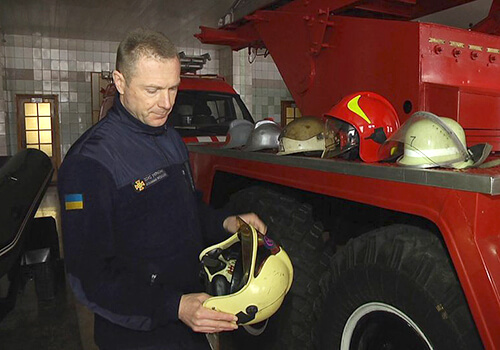 Шепетівський рятуваль­ник зібрав колекцію пожежних касок
