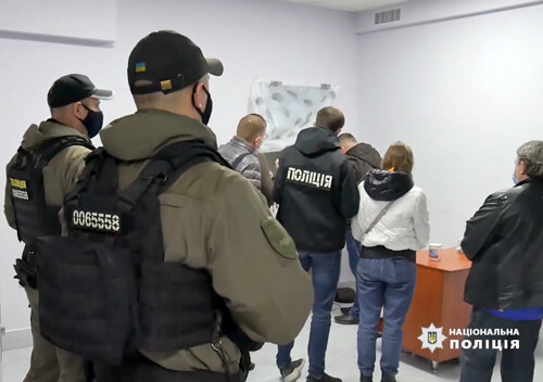 У Хмельницькому діяв масажний салон, де надавалися інтимні послуги